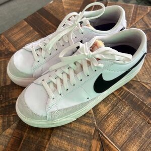 Nike low blazers